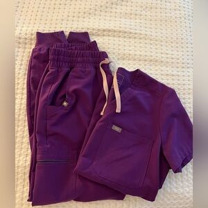 Figs Digital Grape Scrub Set